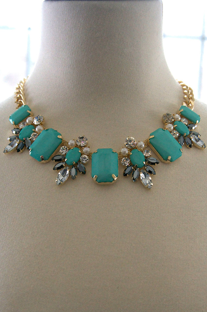 Mintastic Bib Necklace - ZEENA
 - 3